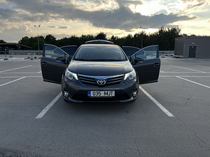 Toyota Avensis 2.0 (3 foto / 7)