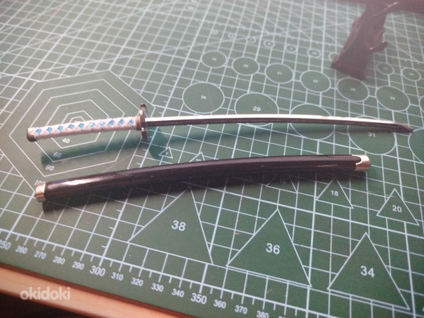 Müüa katana, pikkus 22 cm, dekoratiivne.