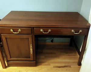 Puidust Drexel Heritage kirjutuslaud 122x60x78 (1 foto / 1)