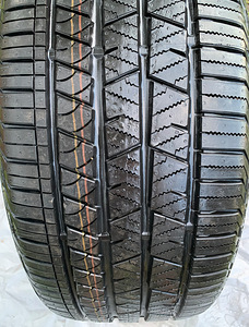 НОВЫЙ, LAND ROVER ЛИТЫЕ ДИСКИ 22X9.5, НОВАЯ ШИНА И ДАТЧИК (3 фото из 4)