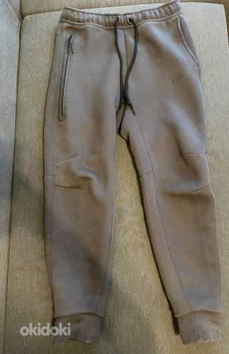 Nike tech fleece pants