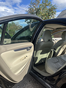 Volvo S60 2004 (11 фото из 15)