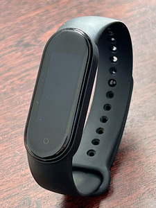 Mi Smart Band 5 (1 foto / 2)