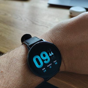 Samsung Galaxy Watch Active 2 LTE 44mm Black stainless steel (1 foto / 3)