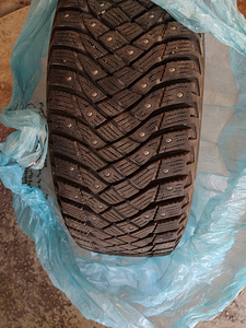 GOODYEAR UltraGrip Arctic 2 205/55R16 94T (1 foto / 3)