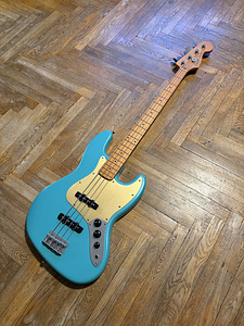 Squier 40th Anniversary Jazz Bass (1 foto / 4)