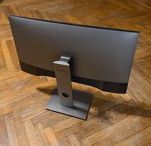 Dell U2720Q 27" 4K IPS monitor USB-C (2 foto / 5)