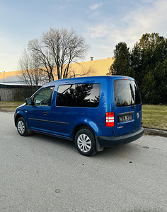 Vw Gaddy 2.0 бензин+газ 2014 5 мест (2 фото из 11)