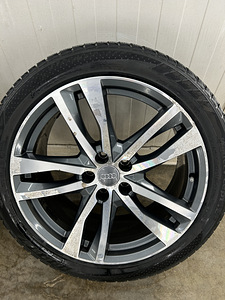 Оригинальные диски Audi 19” + шины Hankook (5 фото из 7)