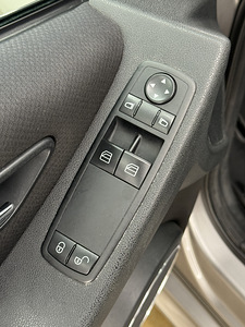 Mercedes-Benz B170 2006 (11 foto / 15)