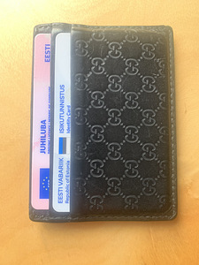 Визитница Gucci оригинал (2 фото из 3)