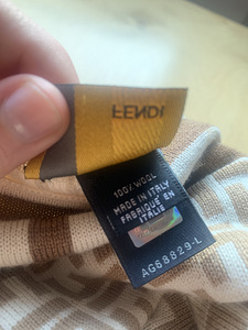 Шарф fendi оригинал (3 фото из 4)