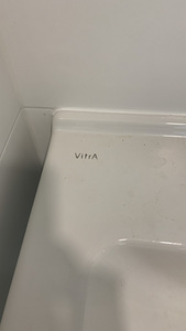Раковина vitra, смеситель hansgrohe (3 фото из 3)