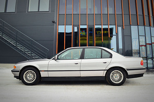 BMW 728ia E38 728i 142kw 1999 Facelift Aspensilber Metallic (6 foto / 14)