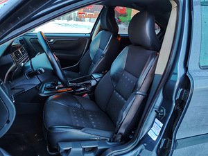 Volvo S60 2.4td D5 120kw (6 foto / 12)