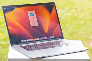 Macbook Pro 15" - Mid 2017, i7 2.9 GHz, 16GB/512GB (1 foto / 10)