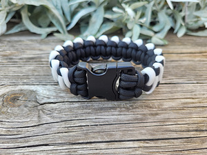 Käsitöö paracord käevõru Браслет из паракорда ручной работы (2 фото из 2)