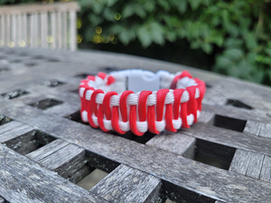 Käsitöö paracord käevõru (1 foto / 2)