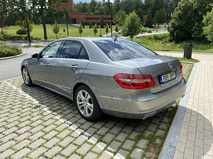 Продается Mercedes-Benz E220 (6 фото из 13)