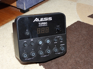 Alesis Turbo elektritrummide komplekt (7 foto / 10)