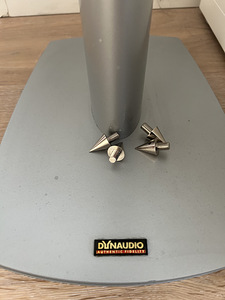 2x KRK Rokit 7 generation 4 + 2 stands (dynaudio h74915) (3 foto / 8)