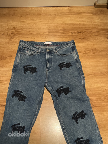 Джинсы Tommy Jeans
