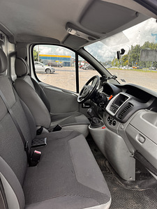 Opel Vivaro 2.0 84kW (7 foto / 8)