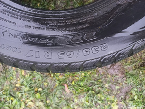 Naastrehvid R17/65/235 Nokian Hakkapeliita 5 (2 foto / 3)