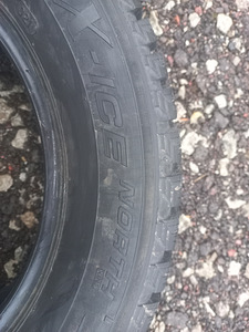 Naastrehvid R15/65/195 Michelin x-ice 2tk ja 2tk kumhod (8 foto / 8)