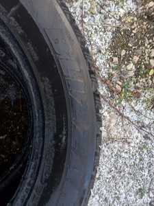 Naastrehvid R17/60/215 Bridgestone Blizak (3 foto / 4)