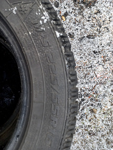 Naastrehvid R16/55/225 Goodyear Ultragrip ICE (4 foto / 5)