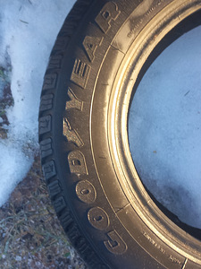 Naastrehvid R14/70/165 Goodyear Ultragrip 400 (4 foto / 4)