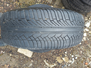 Летние шины R16/65/215 Michelin (1 фото из 8)