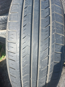 Летние шины R16/65/215 Michelin (6 фото из 8)