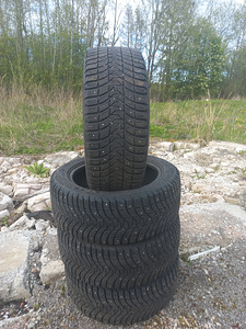 Naastrehvid R17/50/225 Michelin x-ice north 3