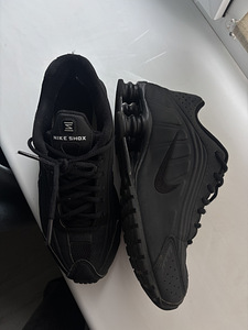 Кроссовки Nike shox (2 фото из 3)