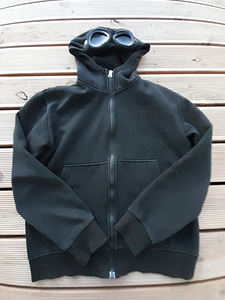 C.p company (1 foto / 2)