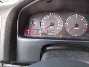 Toyota Avensis (2 foto / 15)