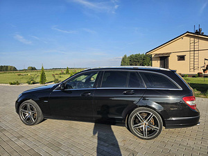 MERCEDES-BENZ C 320 CDI 4MATIC (4 foto / 8)