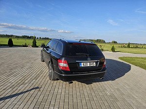 MERCEDES-BENZ C 320 CDI 4MATIC (5 foto / 8)