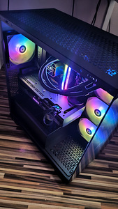 Uus! I7 14700F | RX 7800 XT 16GB | 32GB DDR5 | WIFI | 2TB (5 foto / 6)