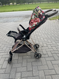 Cybex Mios Blossom kangaga (1 foto / 3)