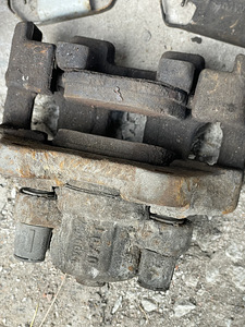 BMW F30/32/36 pidurisadulate komplekt (4 foto / 10)