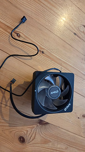 AMD Wraith Prism RGB AM4 CPU jahuti + 2x 120mm ventikad (1 foto / 5)