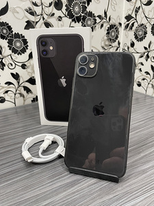 iPhone 11 64 ГБ (2 фото из 3)