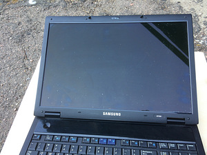 Samsung r700 varuosadeks (1 foto / 3)