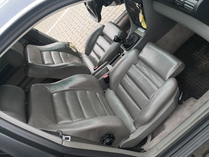 Audi A6 (c4) 2.6 (110kw) (8 foto / 13)