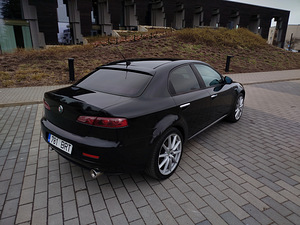 Alfa Romeo 159 (5 foto / 10)
