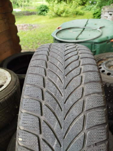Goodyear Ultragrip 2 215/55R17