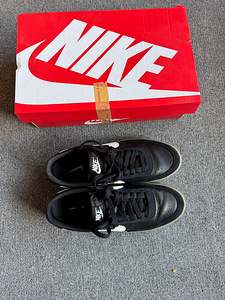 Мужские кроссовки Nike (5 фото из 5)